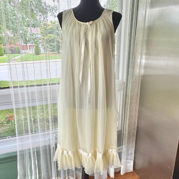 Vintage 1960s babydoll, yellow sheer negligee, sleeveless nightgown - Picture 1 of 7